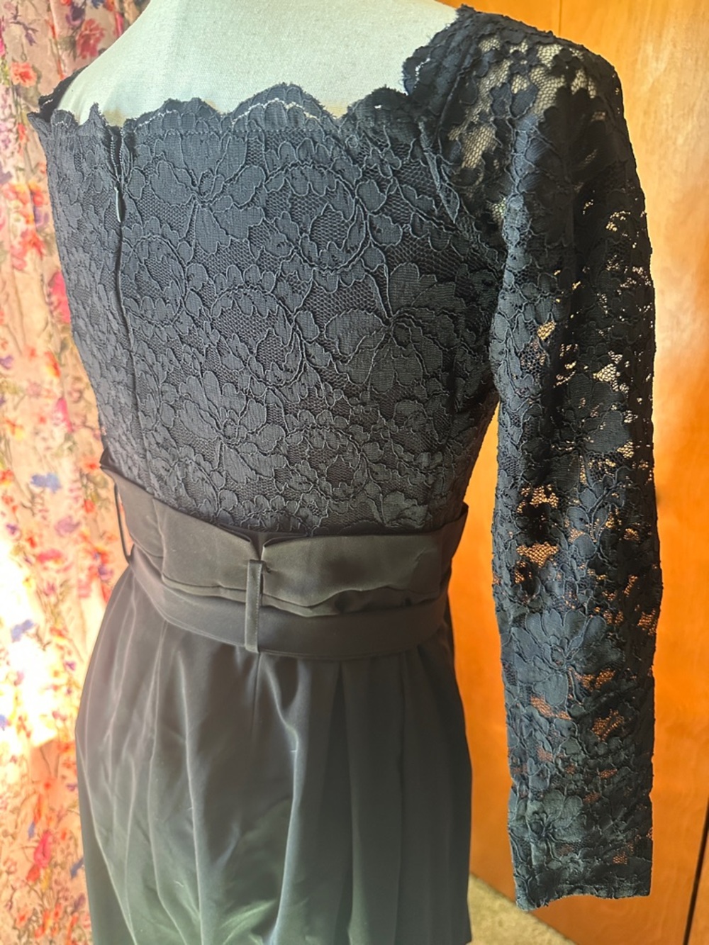 Elegant Black Lace Long-Sleeve Evening jumpsuit - Picture 11 of 15